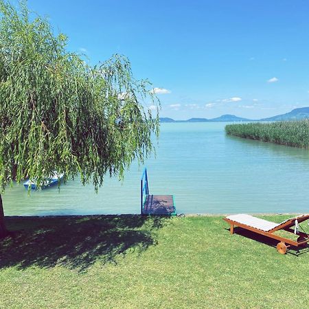 Balaton a kertben - Közvetlen vízparti apartmanok, csodálatos panorámával Balatonfenyves Exterior foto