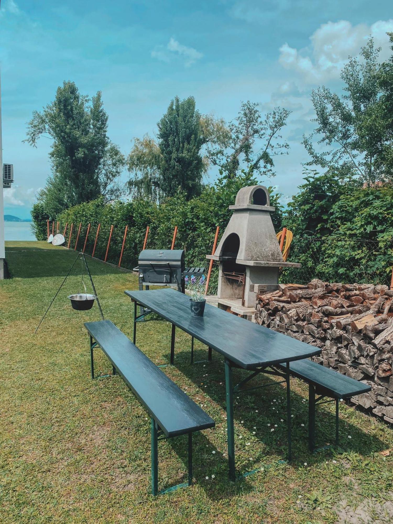 Balaton a kertben - Közvetlen vízparti apartmanok, csodálatos panorámával Balatonfenyves Exterior foto
