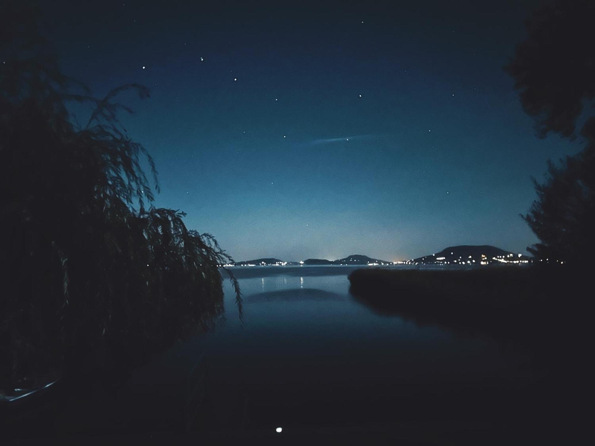 Balaton a kertben - Közvetlen vízparti apartmanok, csodálatos panorámával Balatonfenyves Exterior foto
