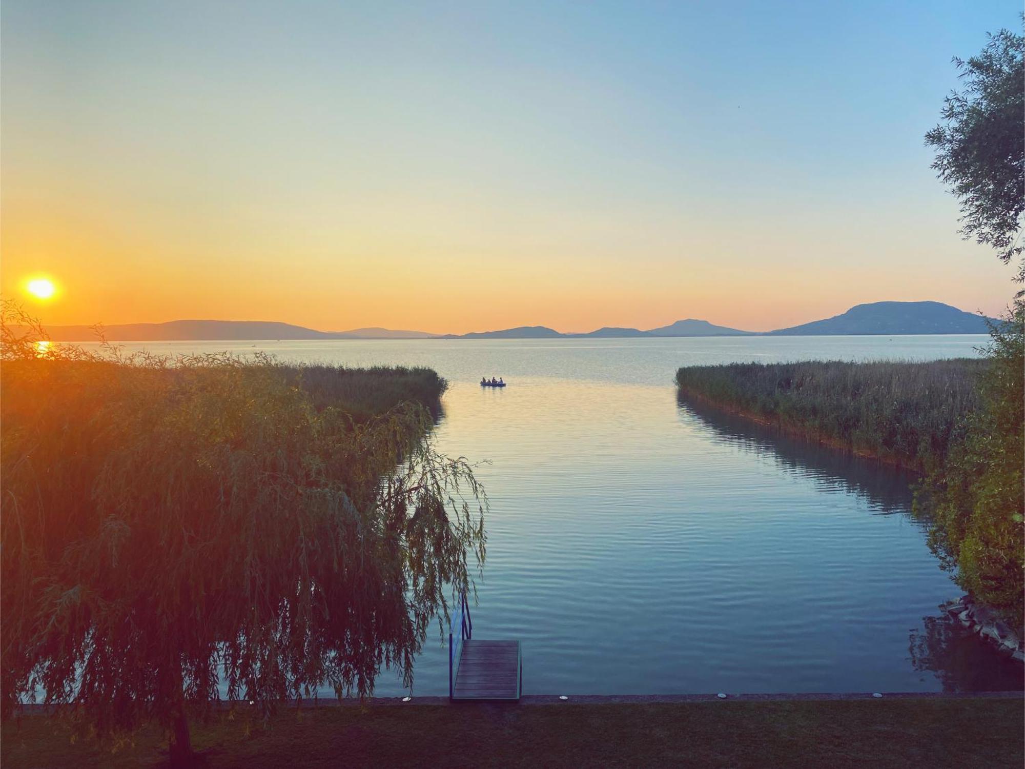 Balaton a kertben - Közvetlen vízparti apartmanok, csodálatos panorámával Balatonfenyves Exterior foto