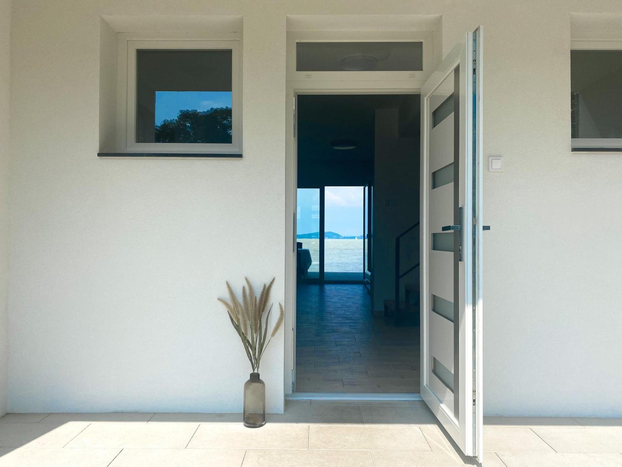 Balaton a kertben - Közvetlen vízparti apartmanok, csodálatos panorámával Balatonfenyves Exterior foto