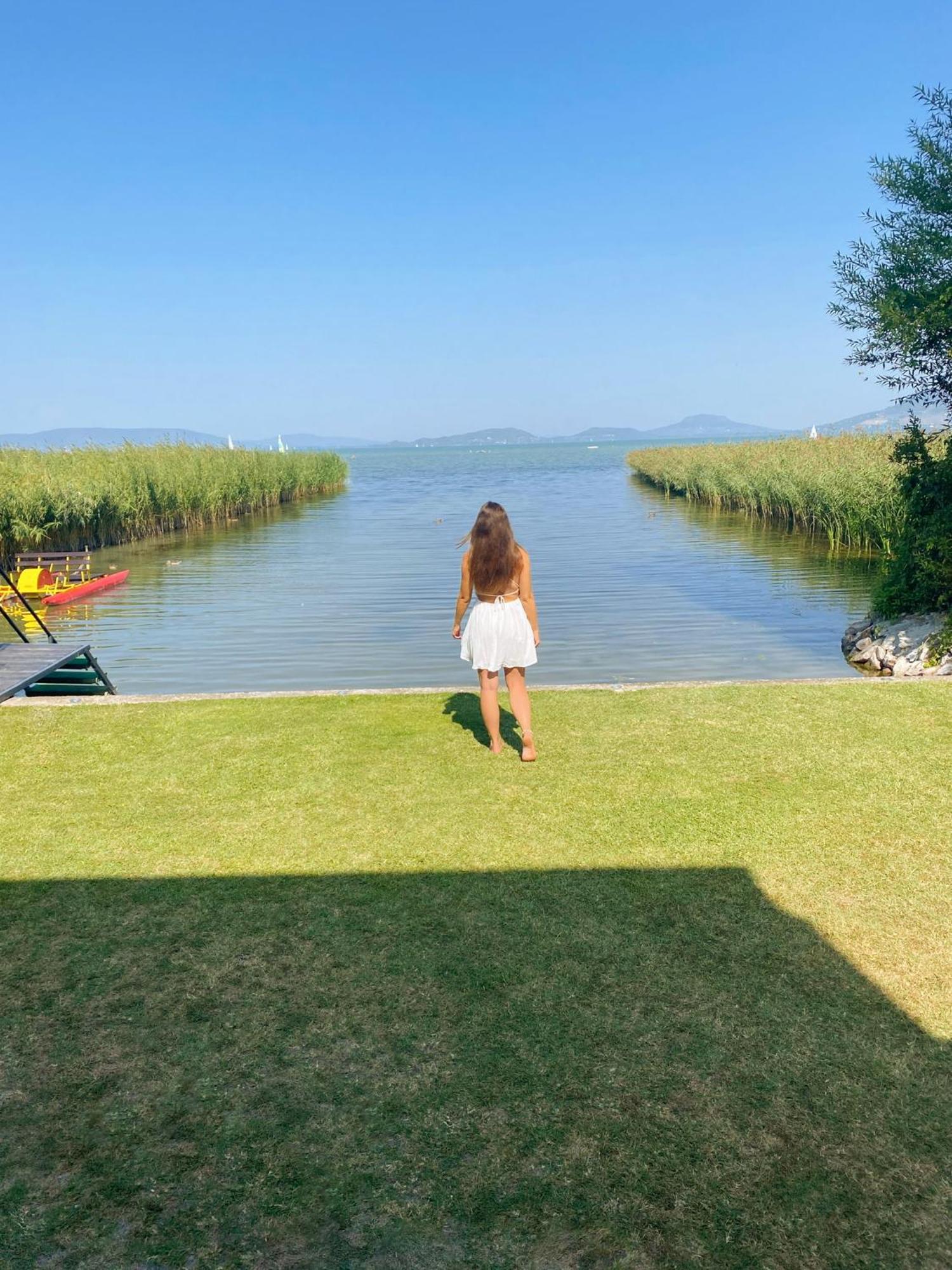 Balaton a kertben - Közvetlen vízparti apartmanok, csodálatos panorámával Balatonfenyves Exterior foto