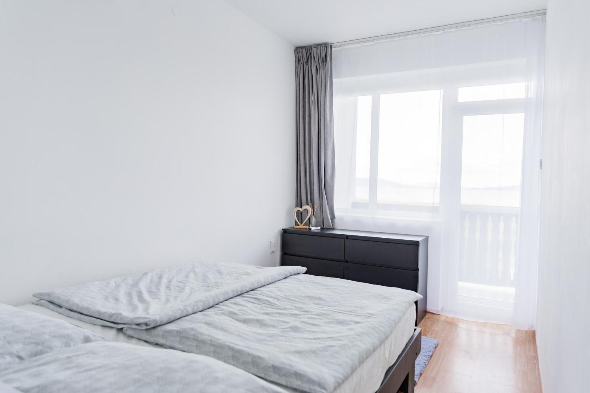 Balaton a kertben - Közvetlen vízparti apartmanok, csodálatos panorámával Balatonfenyves Quarto foto