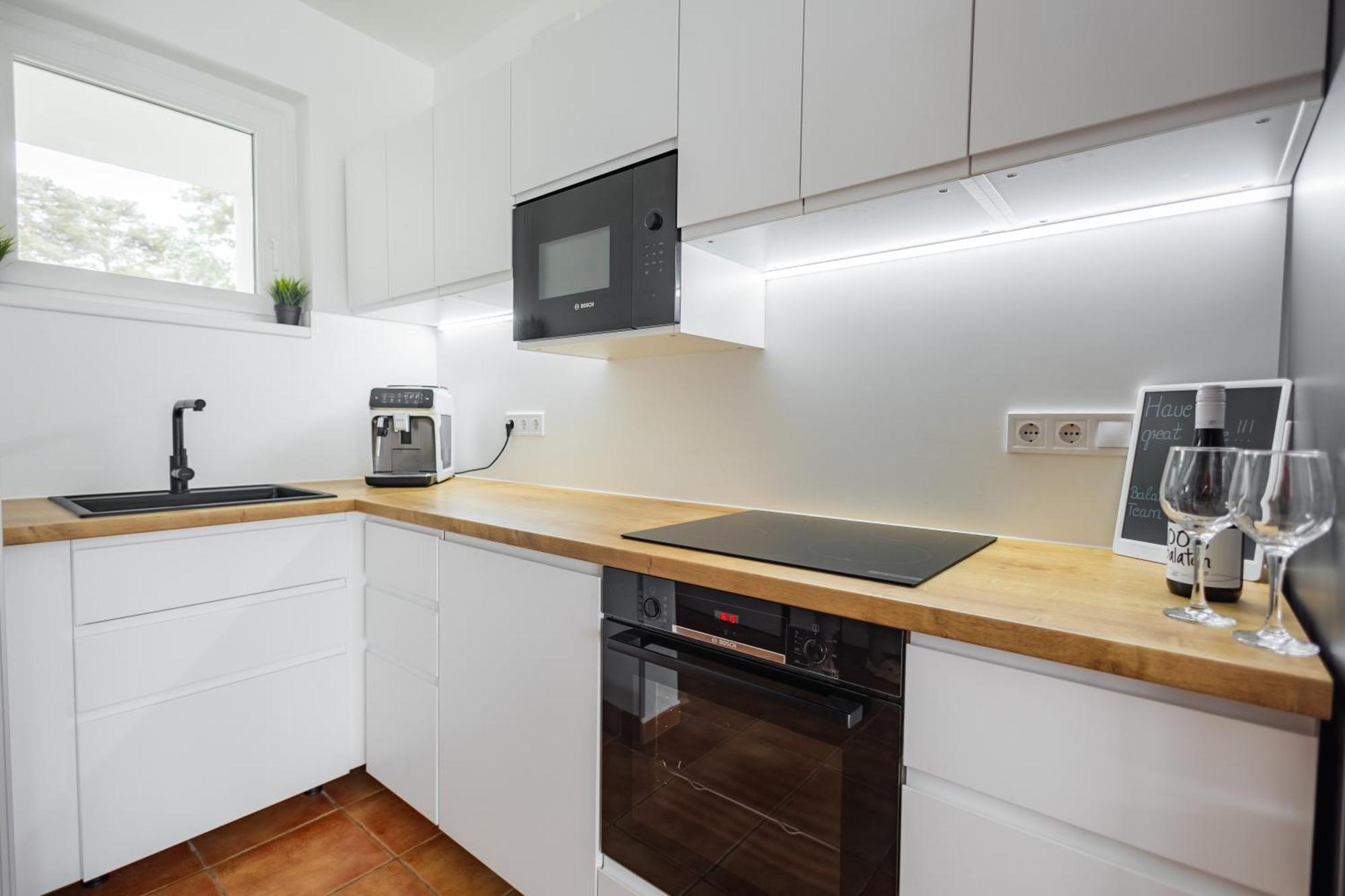 Balaton a kertben - Közvetlen vízparti apartmanok, csodálatos panorámával Balatonfenyves Exterior foto